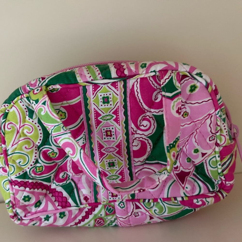 Small Vera Bradley bag, great condition. Excellent for a young girl.